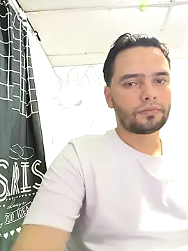 angel leon01 online show from February 17, 2026, 5:04 am