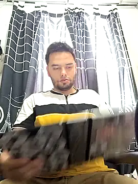 angel leon01 online show from February 19, 2026, 6:04 pm