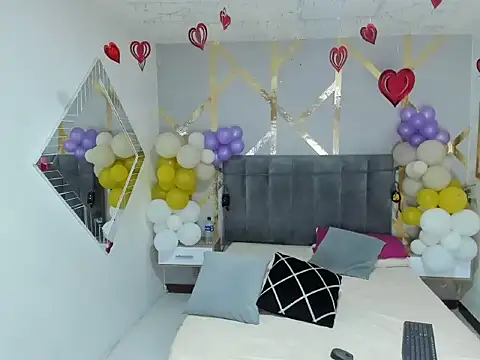 victoriaa tall online show from February 19, 2026, 2:51 am