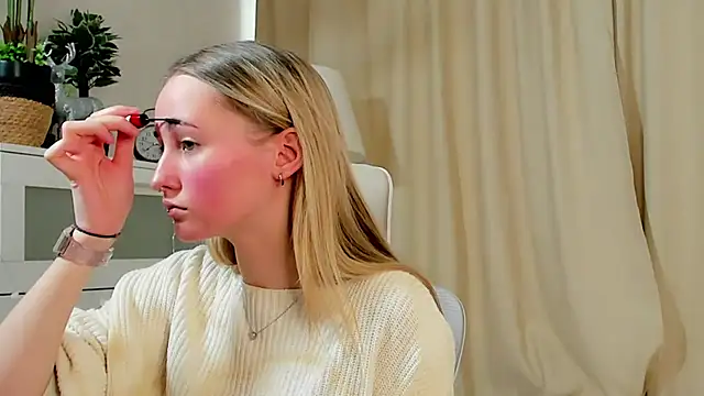 TraceeRebollar online show from February 17, 2026, 11:18 am