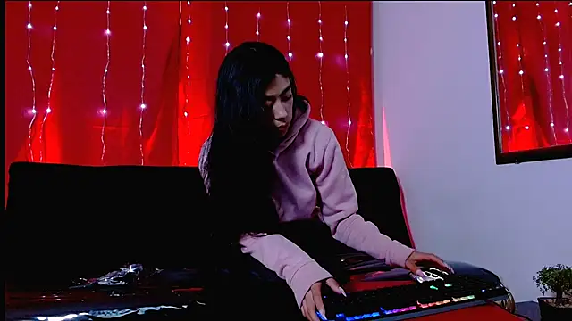 Sweet Aiko1 online show from February 16, 2026, 7:43 pm