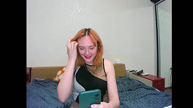 Little fox404 online show from April 25, 2026, 5:32 pm