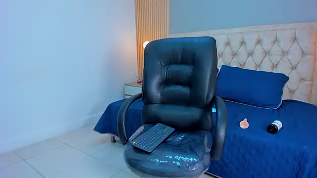 Hxxyro online show from March 13, 2026, 1:40 pm