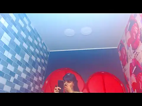 charlottxjuless online show from February 19, 2026, 2:02 pm