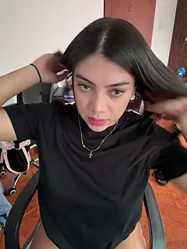 Luna rousse26 online show from March 18, 2026, 12:19 pm