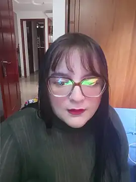 daphneev online show from May 12, 2026, 6:27 pm