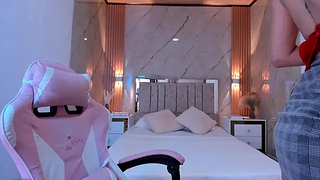 Snapshot of your_whore_Salome chatting on February 24, 2026, 6:39 pm your whore Salome online show from February 24, 2026, 6:39 pm