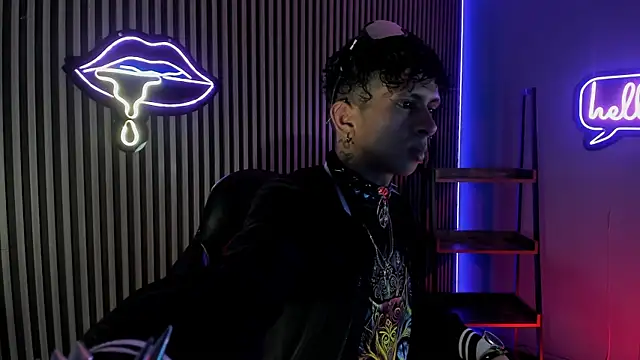 Maximoking26 online show from March 27, 2026, 4:18 am