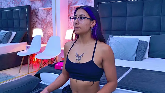 Raven Gloomy online show from April 15, 2026, 12:45 pm