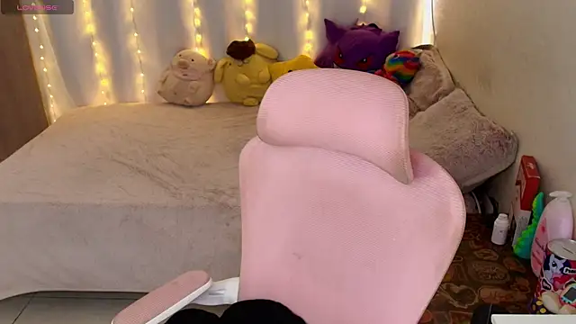 maliciaXpoison online show from April 1, 2026, 9:12 pm