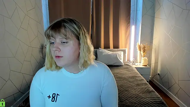 luna c0ra online show from March 15, 2026, 1:22 am