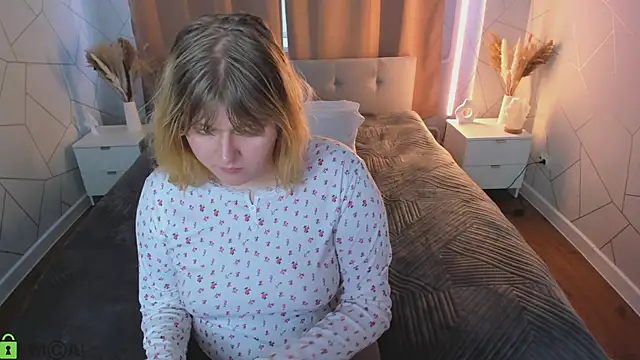 luna c0ra online show from March 27, 2026, 8:26 am