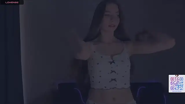 AmandaBales online show from April 17, 2026, 4:10 pm