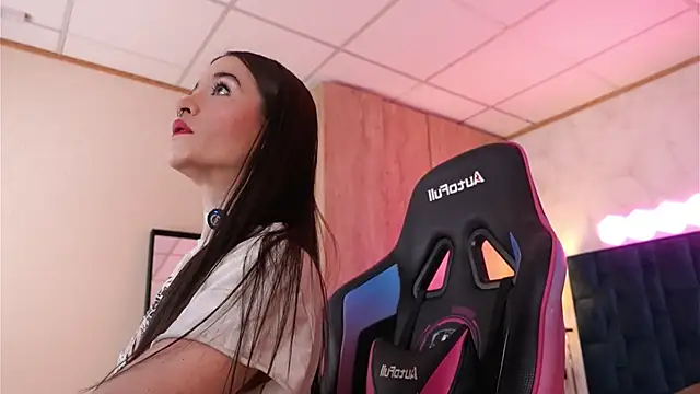 LucyDeLuca online show from February 26, 2026, 7:51 am