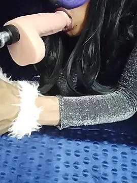 TRANSY WITH GIRL online show from February 17, 2026, 6:03 pm