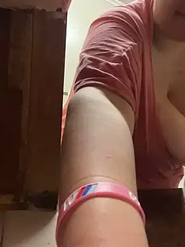 Sandragll online show from April 1, 2026, 7:22 pm