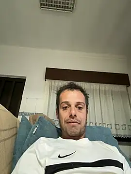 vieiratiago963 online show from May 24, 2026, 10:15 pm