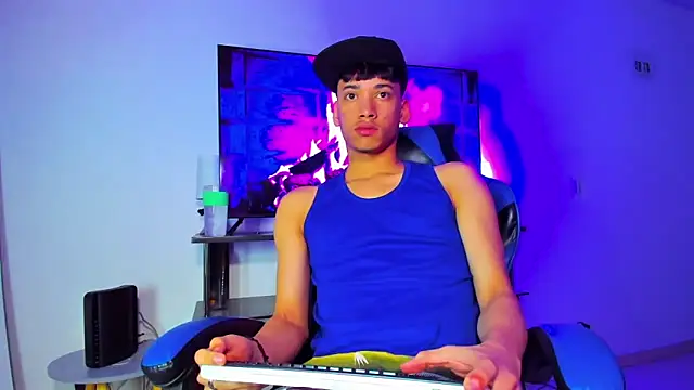 Lyam Russo online show from March 18, 2026, 8:39 am