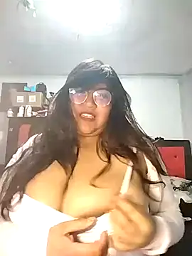 Snapshot of michu_kotomi chatting on February 20, 2026, 9:10 am michu kotomi online show from February 20, 2026, 9:10 am