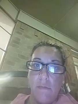 MissBella0969 online show from April 13, 2026, 2:06 am