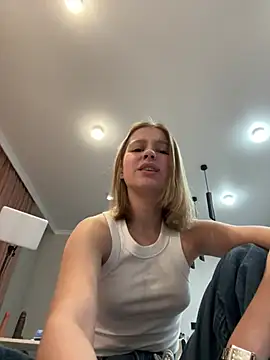 Eva Leen online show from February 26, 2026, 4:06 pm