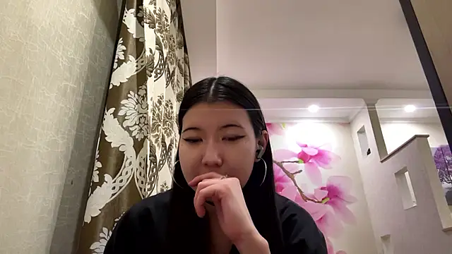 MaeRaads online show from February 20, 2026, 6:52 pm