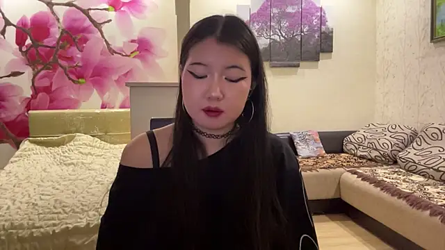 MaeRaads online show from April 17, 2026, 6:22 pm