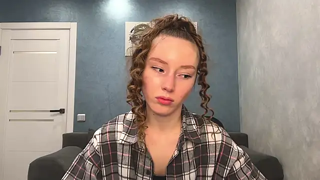 Anna Kare online show from February 16, 2026, 12:23 pm