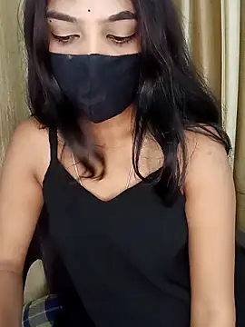 Cutie babes01 online show from April 13, 2026, 5:18 pm