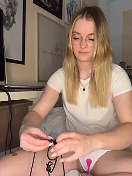 Snapshot of melanieTesss chatting on April 4, 2026, 10:46 am melanieTesss online show from April 4, 2026, 10:46 am