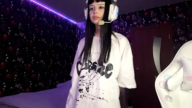 Luna Sohotti online show from February 16, 2026, 4:03 pm