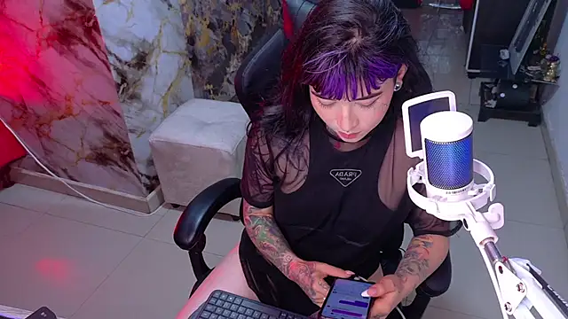 nova kitttyy online show from June 17, 2026, 4:26 am
