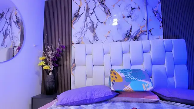 alisstarr online show from April 11, 2026, 11:47 am