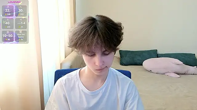 Snapshot of _LukaHayes_ chatting on February 20, 2026, 12:16 pm LukaHayes online show from February 20, 2026, 12:16 pm