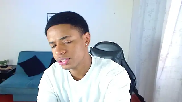 Snapshot of liiam3 chatting on February 25, 2026, 8:51 pm liiam3 online show from February 25, 2026, 8:51 pm