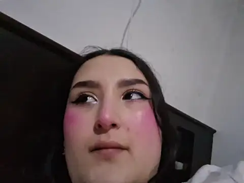zoe moon   online show from June 14, 2026, 12:07 pm