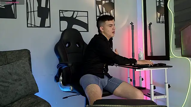 nico pelusa online show from March 27, 2026, 10:59 am