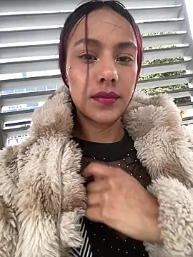 Snapshot of Emily-Fire chatting on February 25, 2026, 8:18 pm Emily-Fire online show from February 25, 2026, 8:18 pm