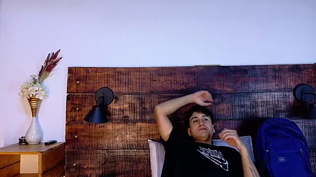 Esmeralda and Naim online show from March 3, 2026, 7:31 pm