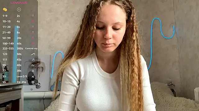 VictoriaDeese online show from June 26, 2026, 3:33 am