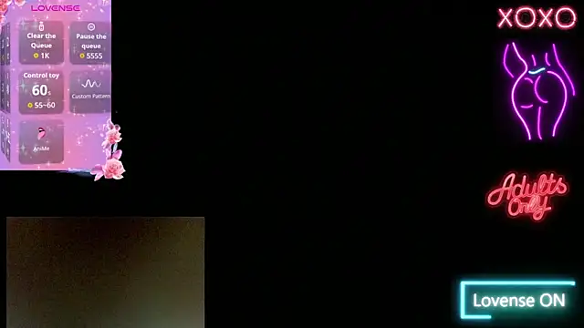 Snapshot of Luna_Moonfang chatting on June 1, 2026, 9:33 am Luna Moonfang online show from June 1, 2026, 9:33 am