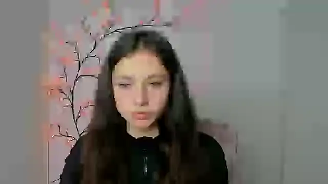 KissMeJulia online show from April 25, 2026, 5:43 am
