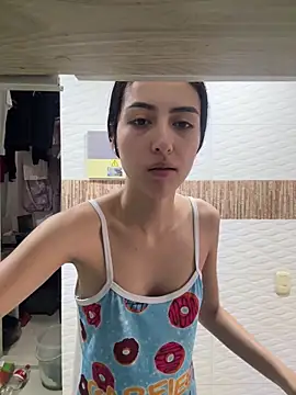 Snapshot of violetta_cutest_ chatting on April 2, 2026, 3:31 pm violetta cutest online show from April 2, 2026, 3:31 pm