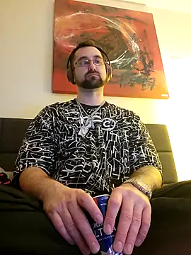 Snapshot of LargeLith chatting on March 3, 2026, 10:15 pm LargeLith online show from March 3, 2026, 10:15 pm