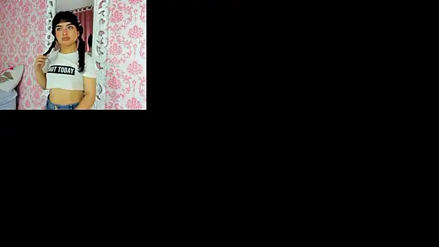 Snapshot of Mai_Rouse chatting on February 19, 2026, 12:01 pm Mai Rouse online show from February 19, 2026, 12:01 pm