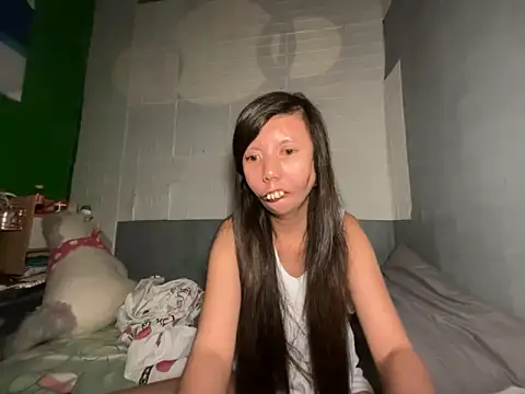 lady moon09 online show from April 13, 2026, 8:03 pm