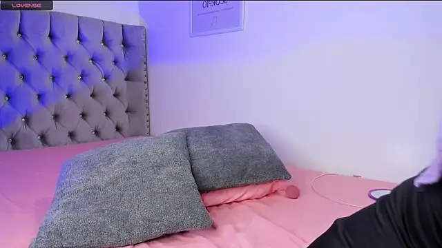 eva cutee  online show from March 25, 2026, 6:03 pm