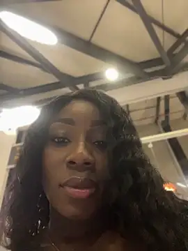 ZarahFerreira online show from April 21, 2026, 1:42 am