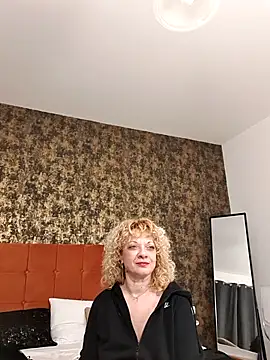 Snapshot of LaireeFelini chatting on February 22, 2026, 7:34 pm LaireeFelini online show from February 22, 2026, 7:34 pm