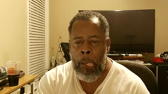 Cleozevo1961 online show from July 19, 2026, 3:21 am
